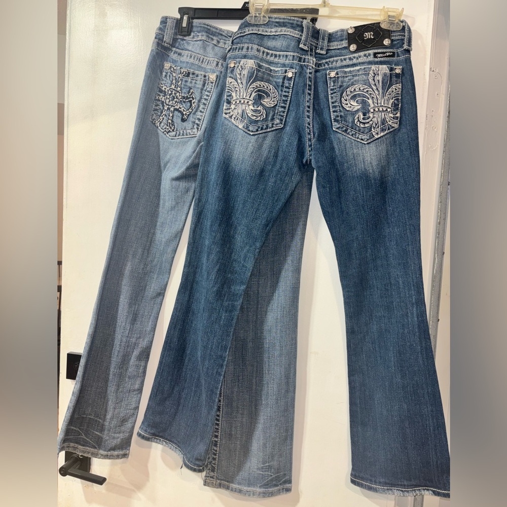 2 pairs of women’s Miss Me boot cut Jeans
